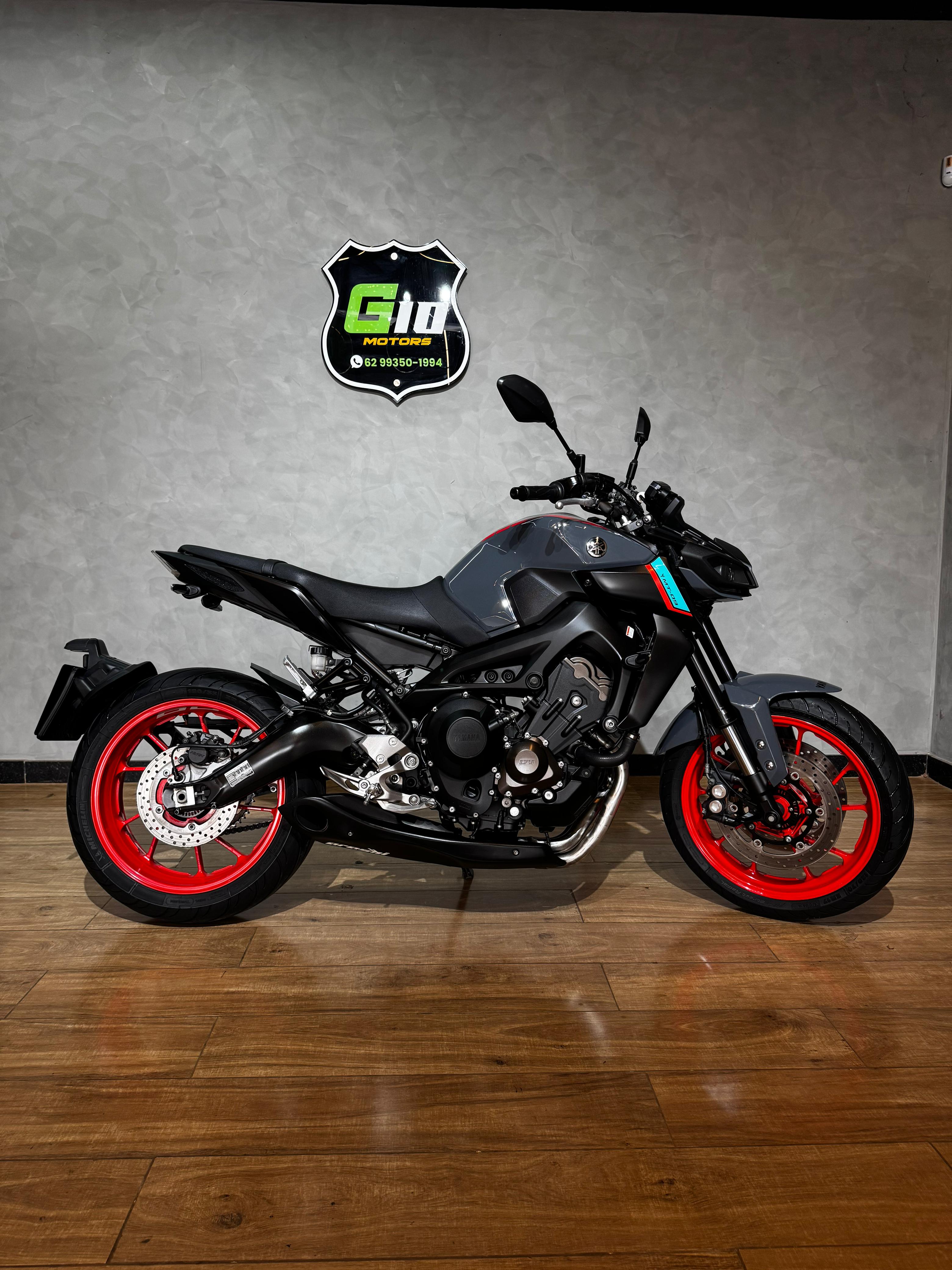 YAMAHA