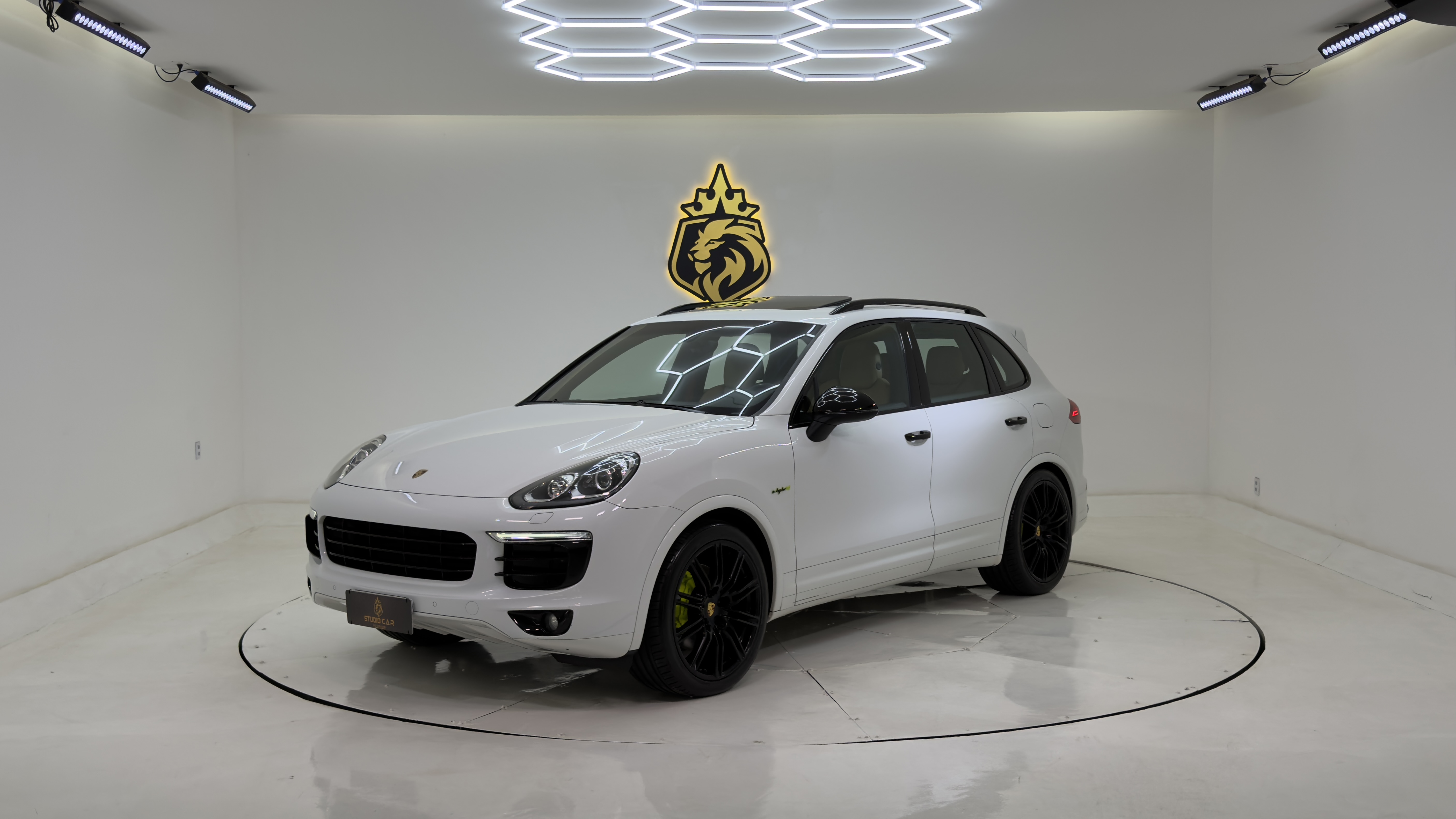 PORSCHE
